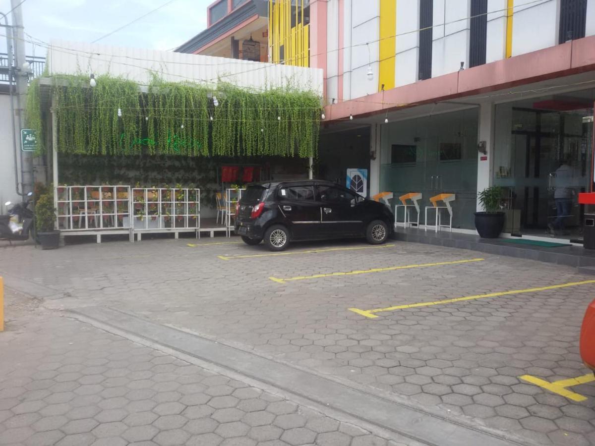Green Red Hotel Syariah Jombang Eksteriør billede